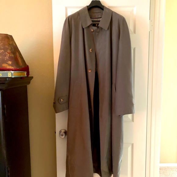 Men’s Trench Coat by Bill Blass - Picture 2 of 8